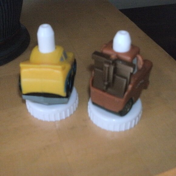 2 Collectible Disney Pixar Cars Good To Grow Juice Topper Mater & Dinoco Unused - Picture 2 of 3